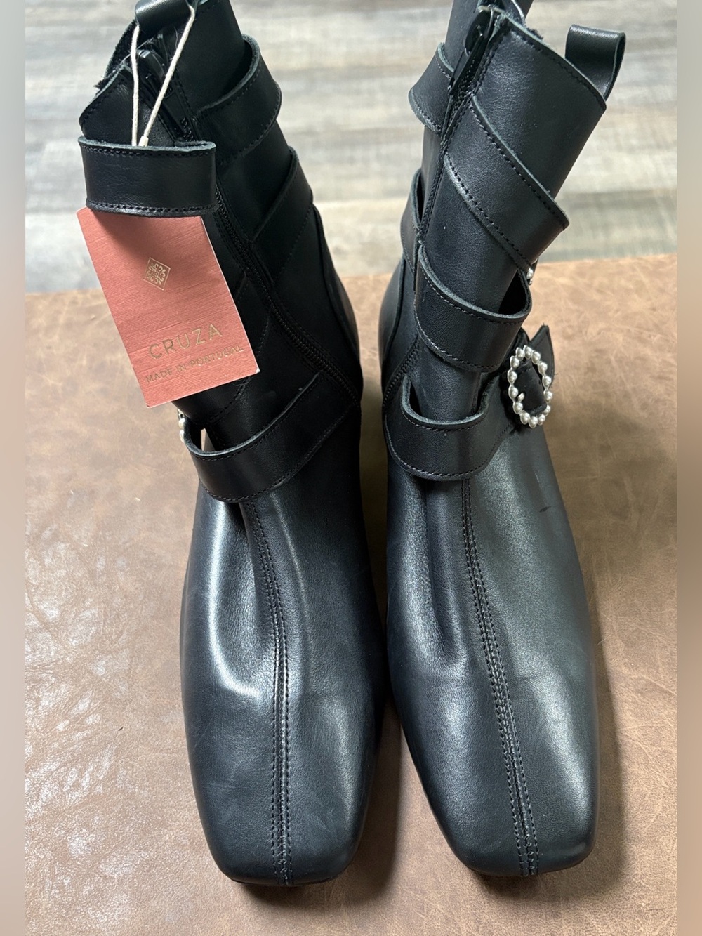 Cruza Leather Ankle Boots in Black US 8 NWT